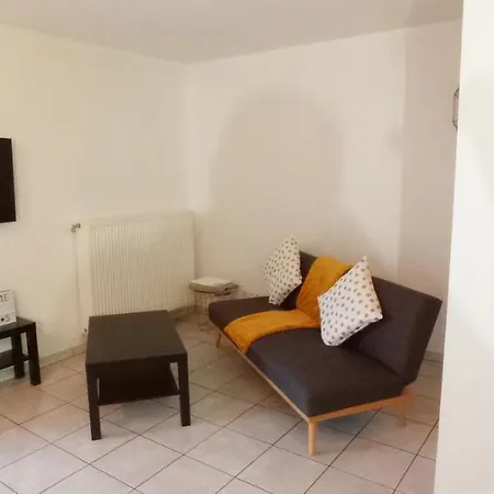 Brit's Studio Apartment *